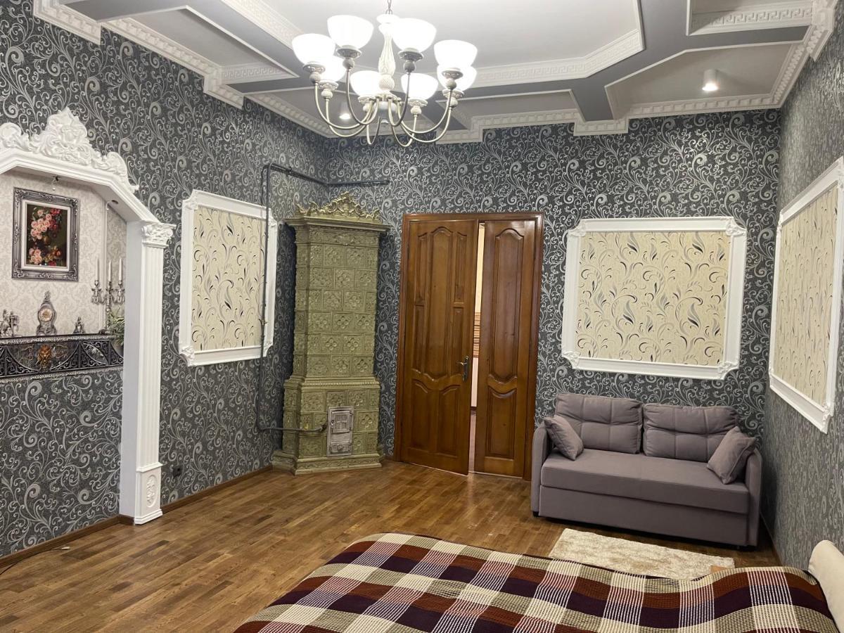 Lux Apartment In Zentrum Cernăuți Exterior foto